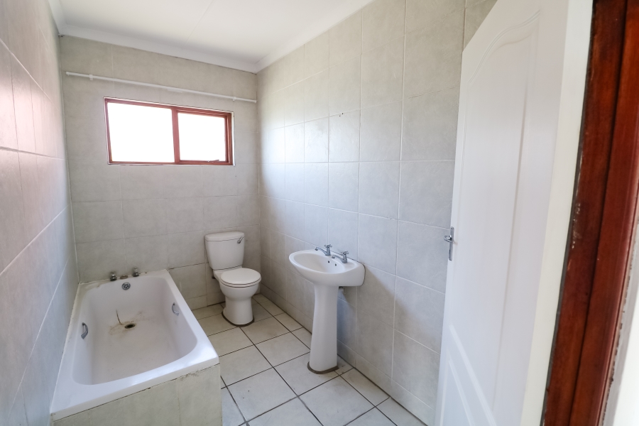 3 Bedroom Property for Sale in Greenfields Eastern Cape